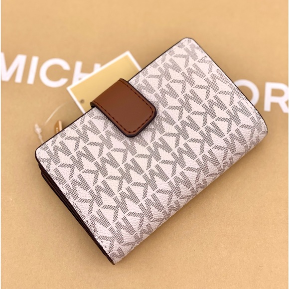 Michael Kors Jet Set Travel Medium Bifold Wallet Vanilla - Picture 14 of 15